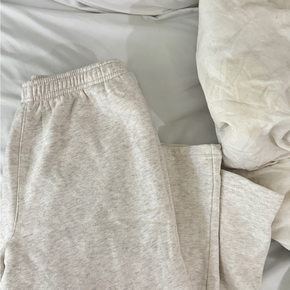 Brandy Melville Anastasia Light Gray Sweatpants